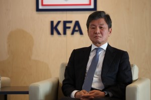 九游娱乐登录入口-韩媒：韩国文体部向韩国足协发信函，要求处分足协主席郑梦奎